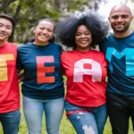 Seniors comparing Medicare Advantage plans in Texas for 2026