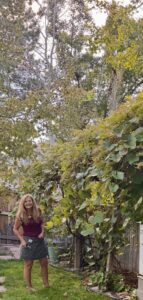 Quantz standing in the yard.